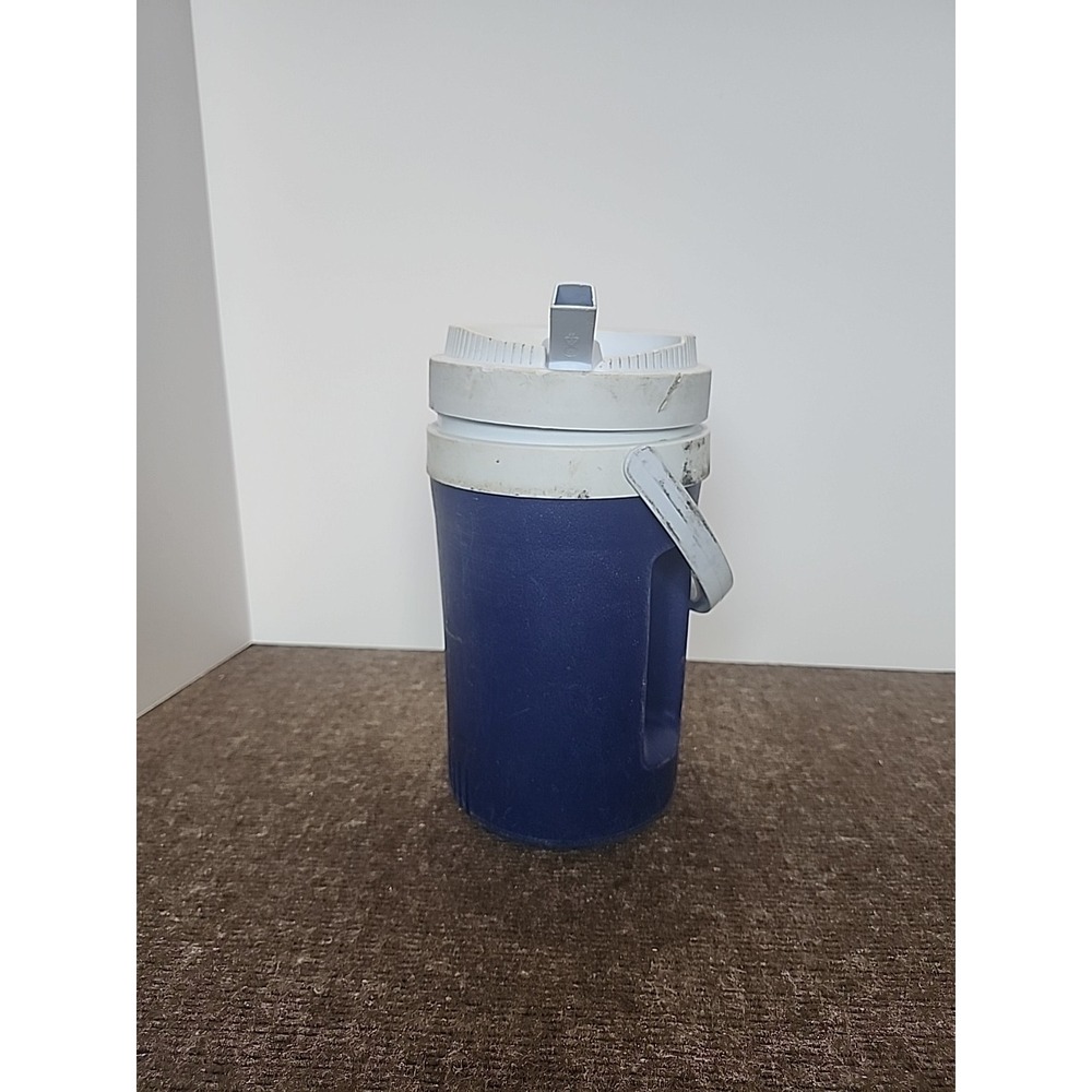 Rubbermaid 1/2 Gallon Water Cooler Jug #1502 with Spout & Handle Blue